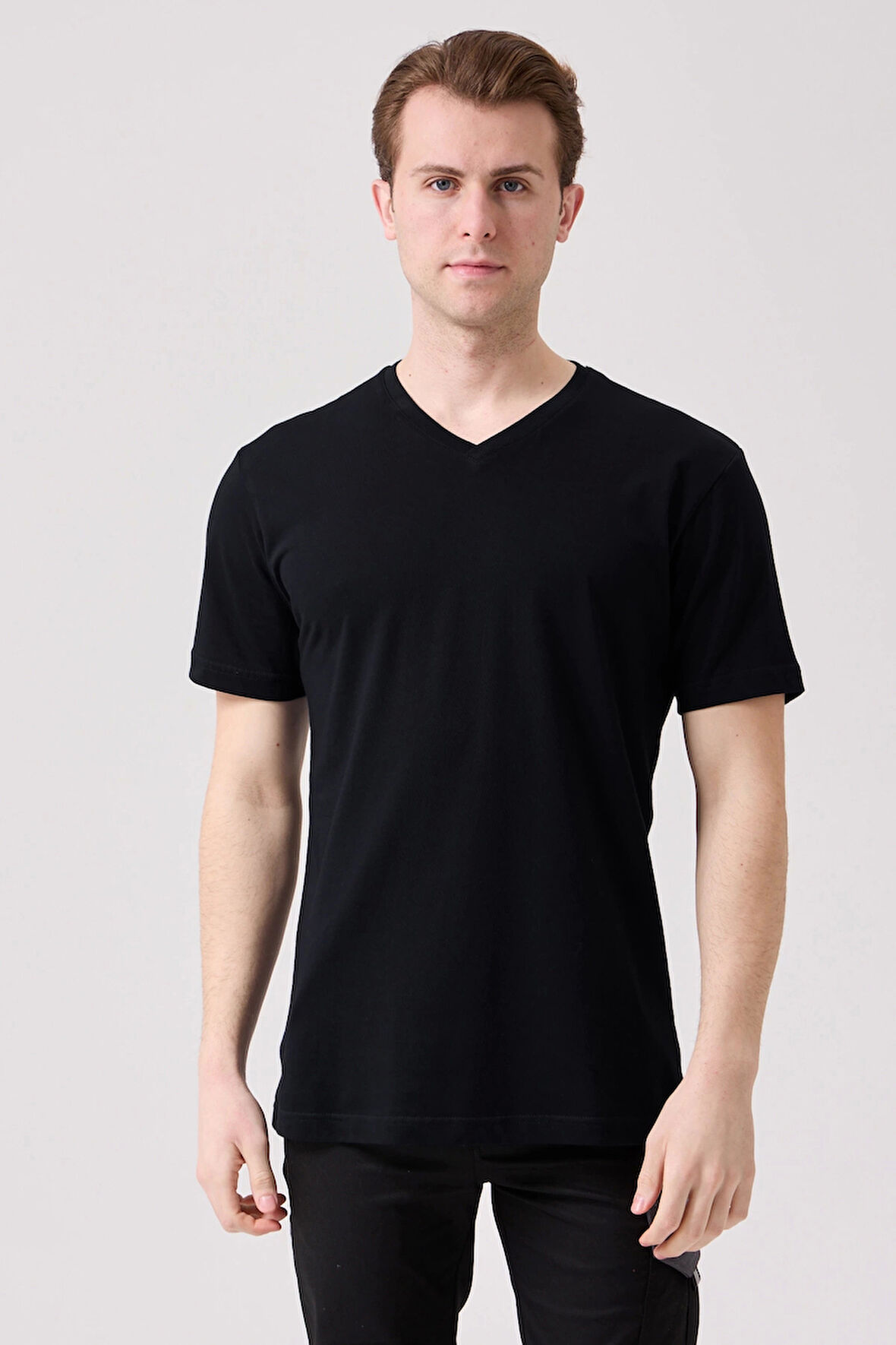 Galanthus V Yaka T-Shirt - Nefes Alabilir, Rahat ve Şık Tasarım