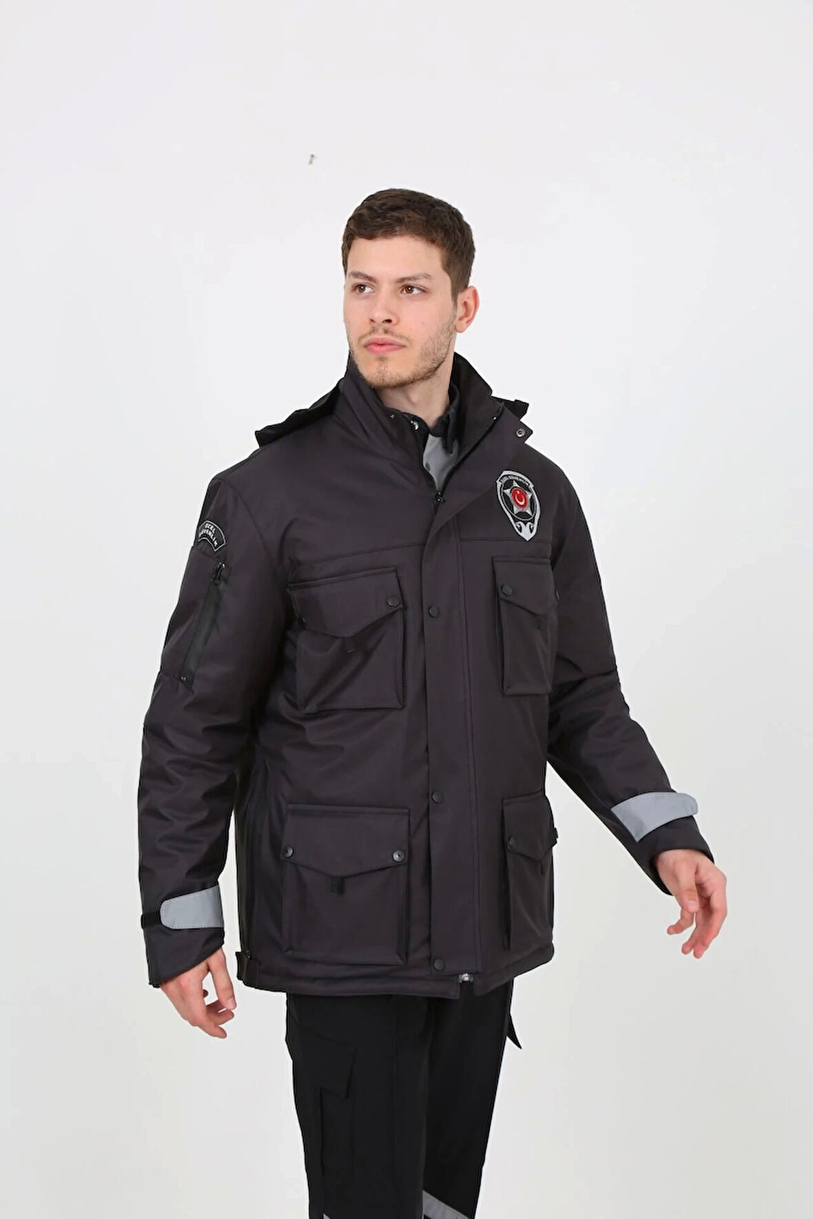 Güvenlik Kıyafeti KM Kaban Soğuk Havalara Dayanıklı Reflektörlü Kışlık Mont Modeli