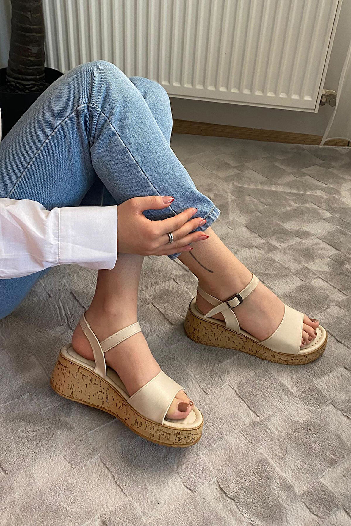 Kadın Bohema Bej Cilt Tek Bantlı Kalın Mantar Taban Ortopedik  Sandalet  K-210