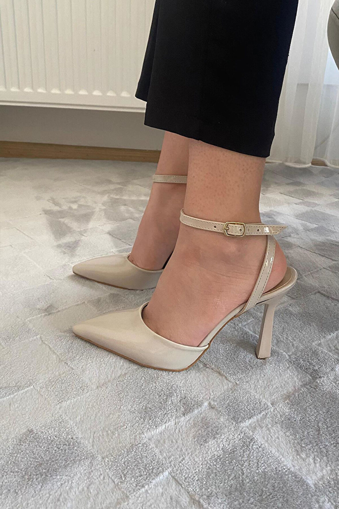 Kadın Persi Krem Rugan Bilekten Bağlamalı 10 cm İnce Topuklu Ayakkabı