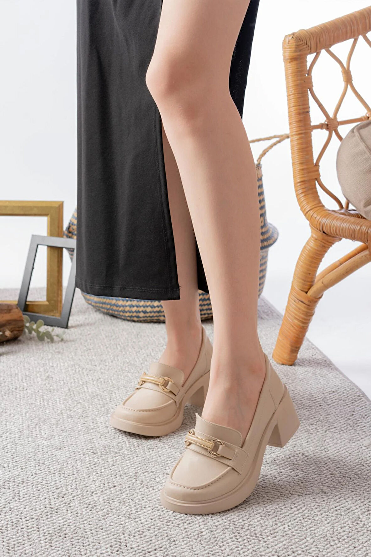 Kadın Alana TKrem Cilt oka Detaylı 6 cm Topuklu Lofer Ayakkabı