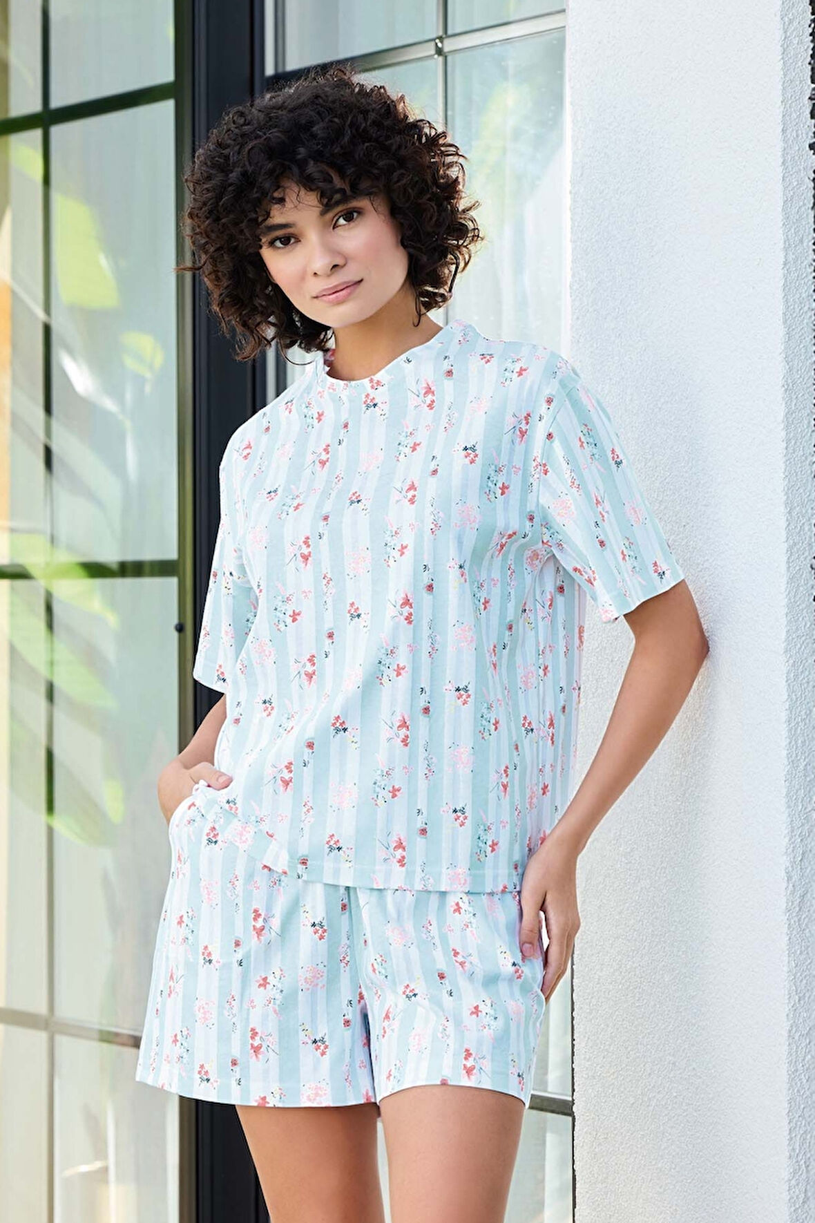 Aydoğan Kadın Beyaz Turkuaz Çizgili Çiçek Desenli %100 Pamuk Şort Pijama Takımı