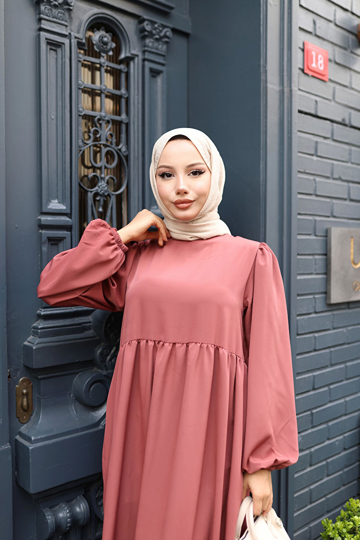KADIN Somon Robalı Hat Belli Etmeyen Medine İpeği Tesettür Elbise mdn4423