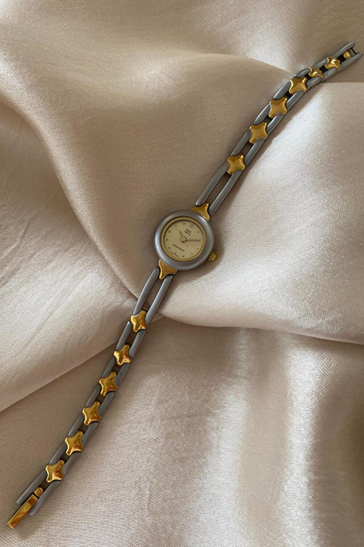 Q&Q Superior Paslanmaz Çelik Özel Tasarım Kordon Küçük Vintage Kadın Kol Saati