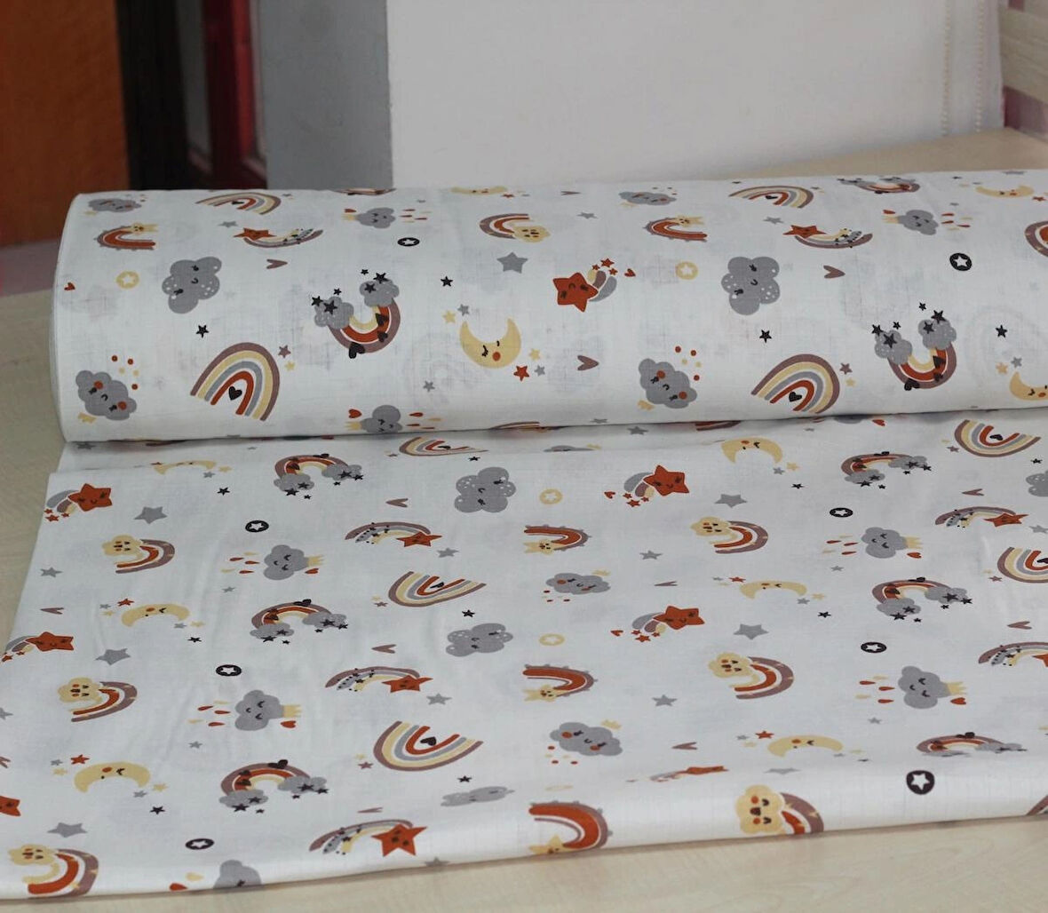 Gökkuşağı & Yıldızlar Deseni %100 Pamuk Müslin Kumaş 100*180 cm Metrelik Müslin Kumaş