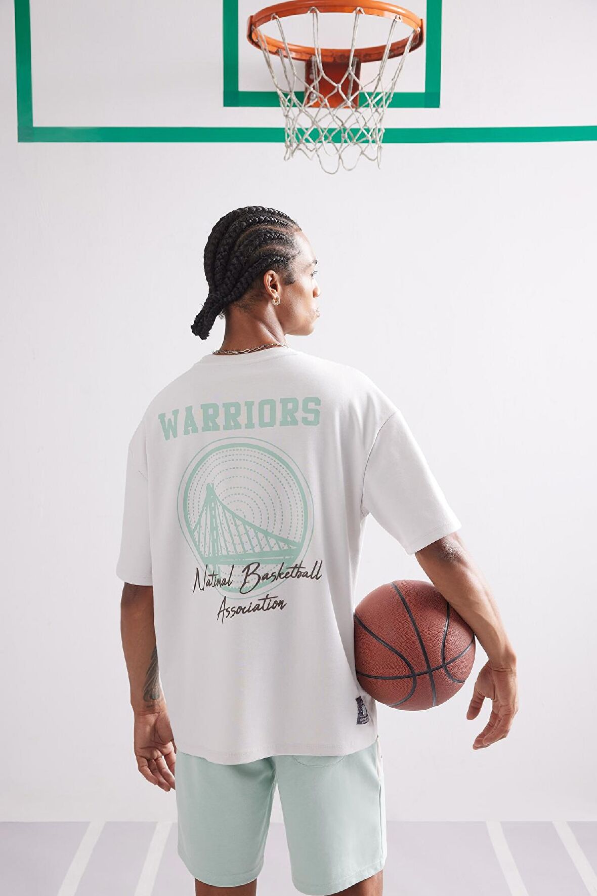 DeFactoFit NBA Golden State Warriors Oversize Geniş Kalıp Bisiklet Yaka Sırt Baskılı Kısa Kollu Tişört D8611AX25SPBG662