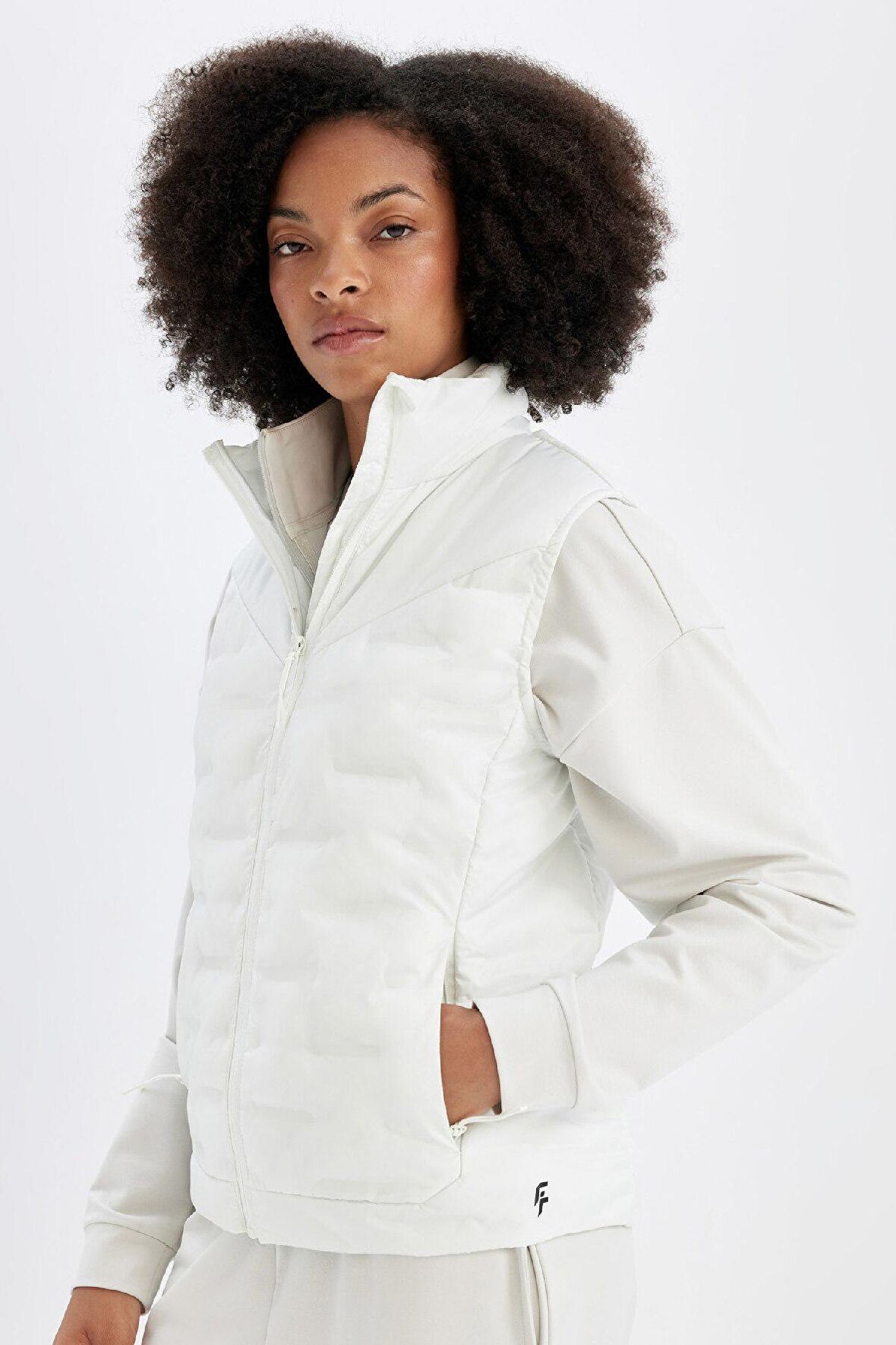 DeFactoFit Su İtici Dik Yaka Kapitone Yelek Normal Kesim Fermuarlı Cepli C5749AX24AUGR493