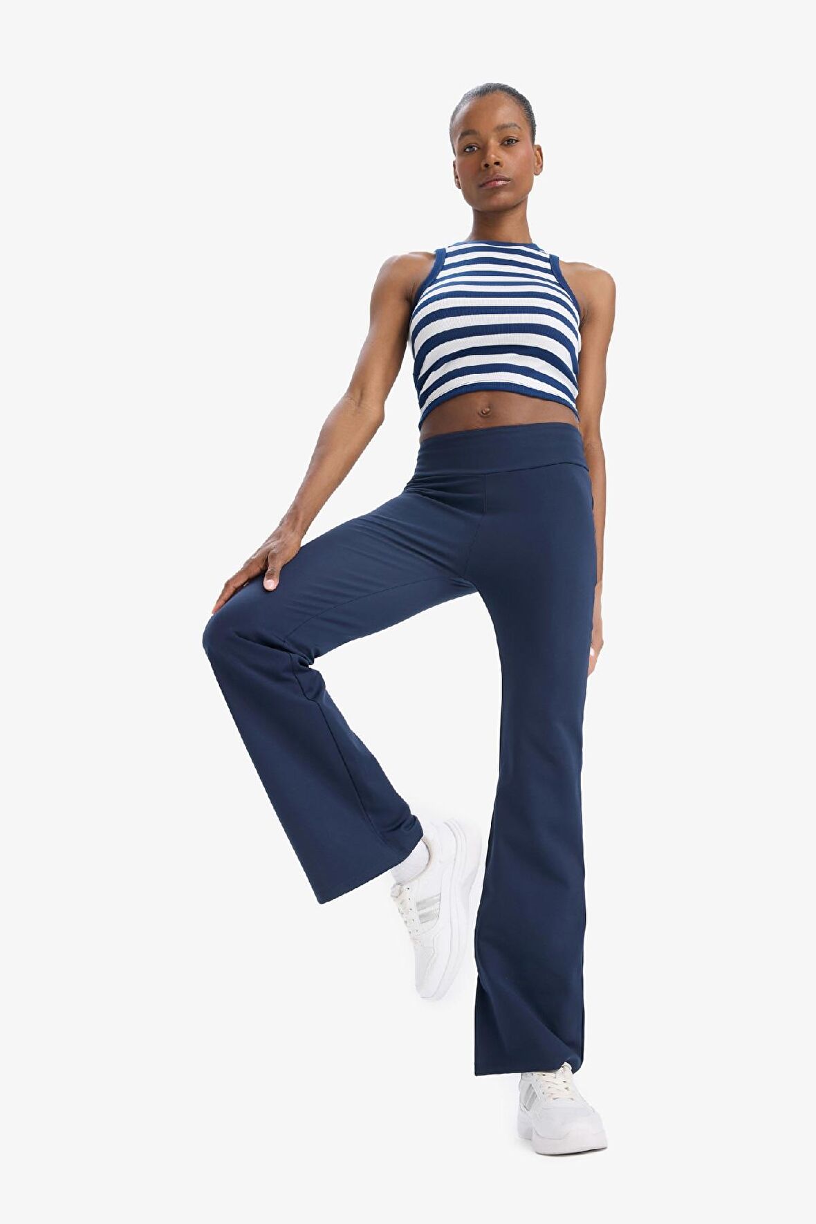 DeFactoFit Flare Fit Geniş Paça Sporcu Uzun Pantolon E7757AX25SPNV28