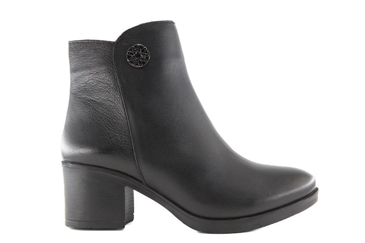 CASTLE BLACK 92160 Saf Deri Siyah Kadın Bot