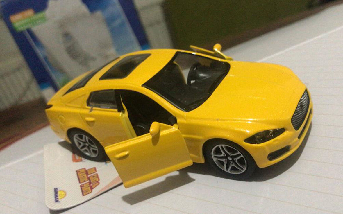 Oyuncak Metal Model Araba Açılır Kapı 1/36 Çek Bırak Sarı Mustang