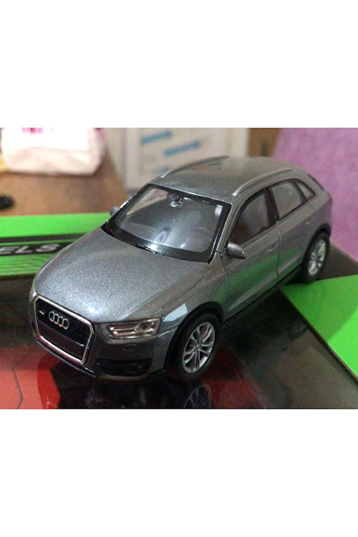 Oyuncak Model Metal Araba 1/36 Çek Bırak Gri Audi Q3 Jeep