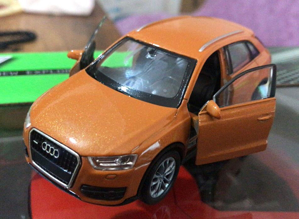 Oyuncak Model Metal Araba 1/36 Çek Bırak Turuncu Audi Q3 Jeep