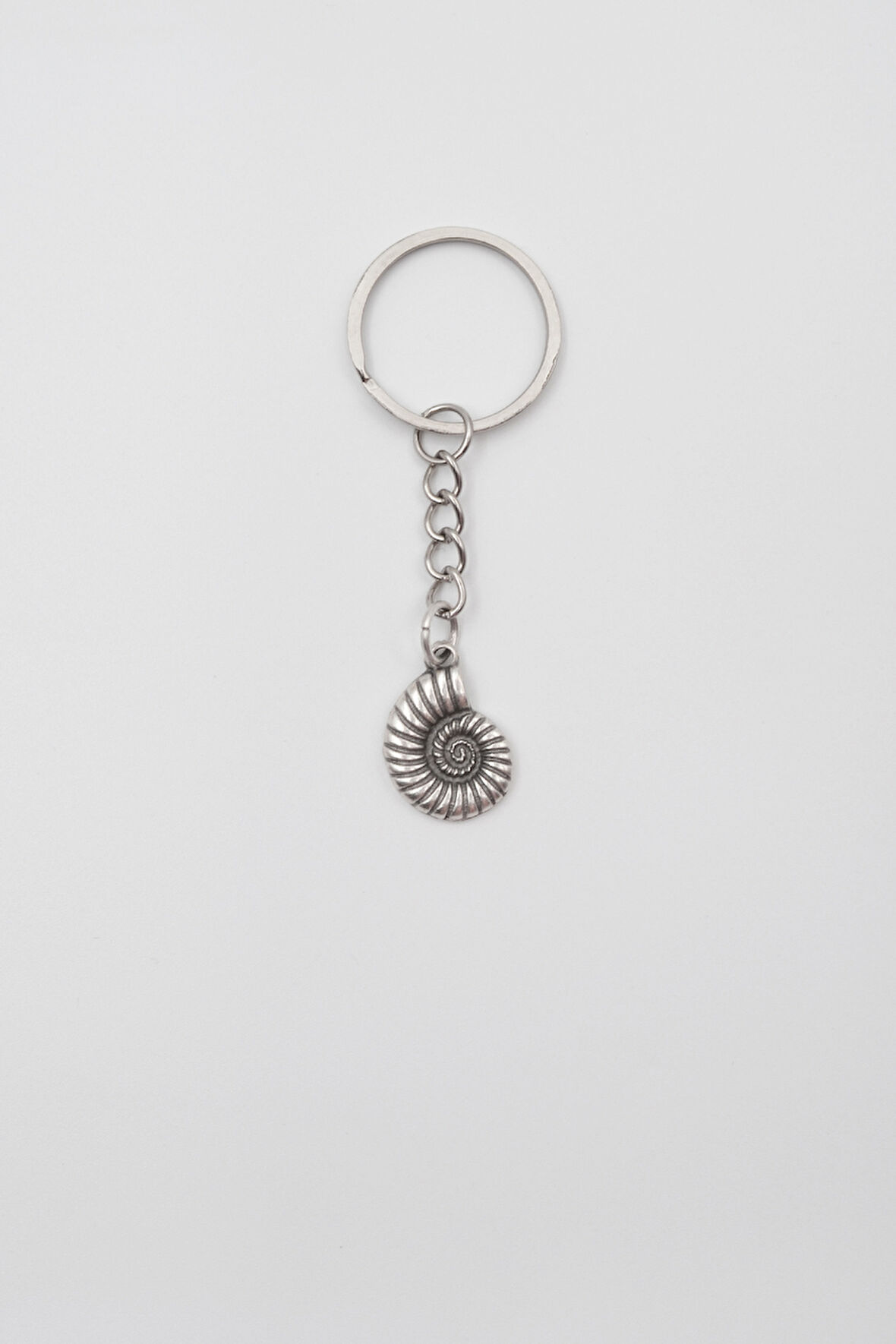 Spiral Deniz Kabuğu Anahtarlık - Antik Gümüş Kaplama - Kadın Erkek