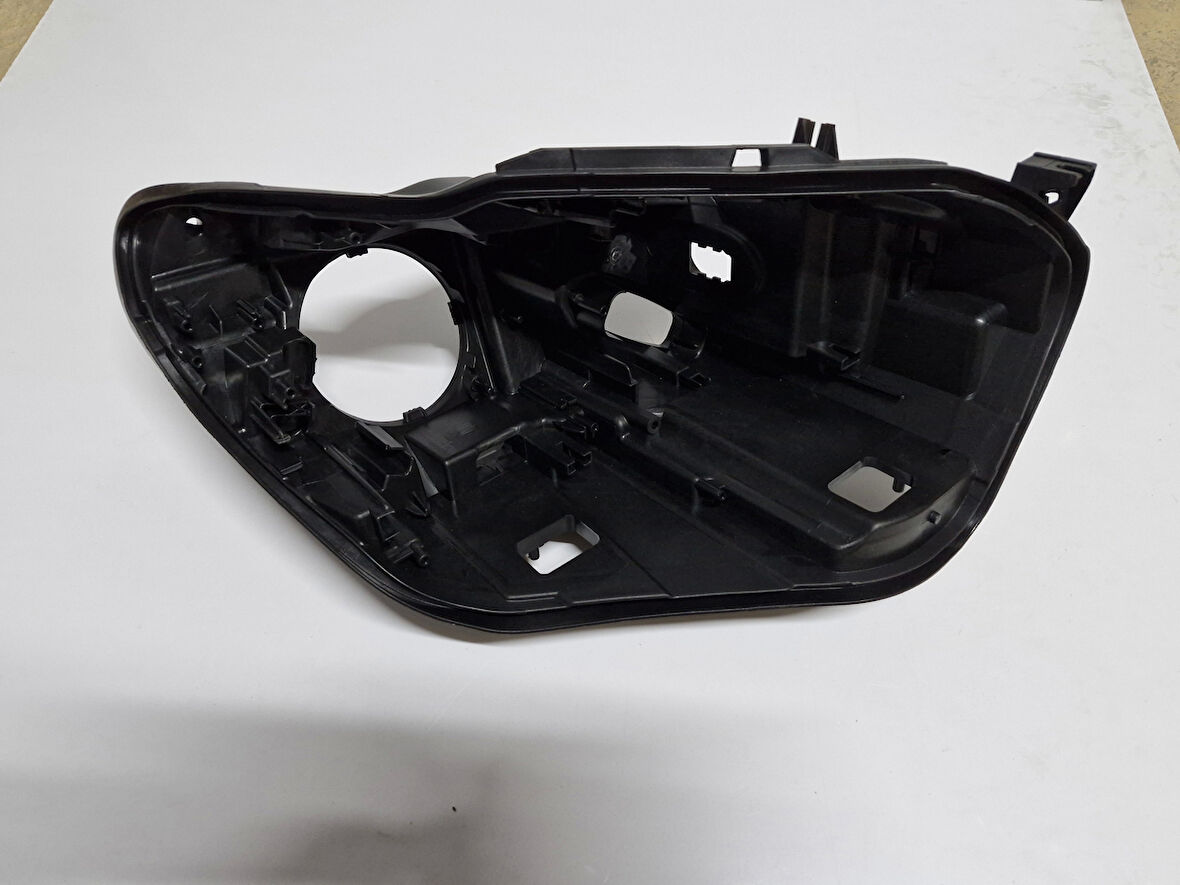 BMW F20 116 SAĞ ÖN FAR KASASI SIFIR 2011-2014