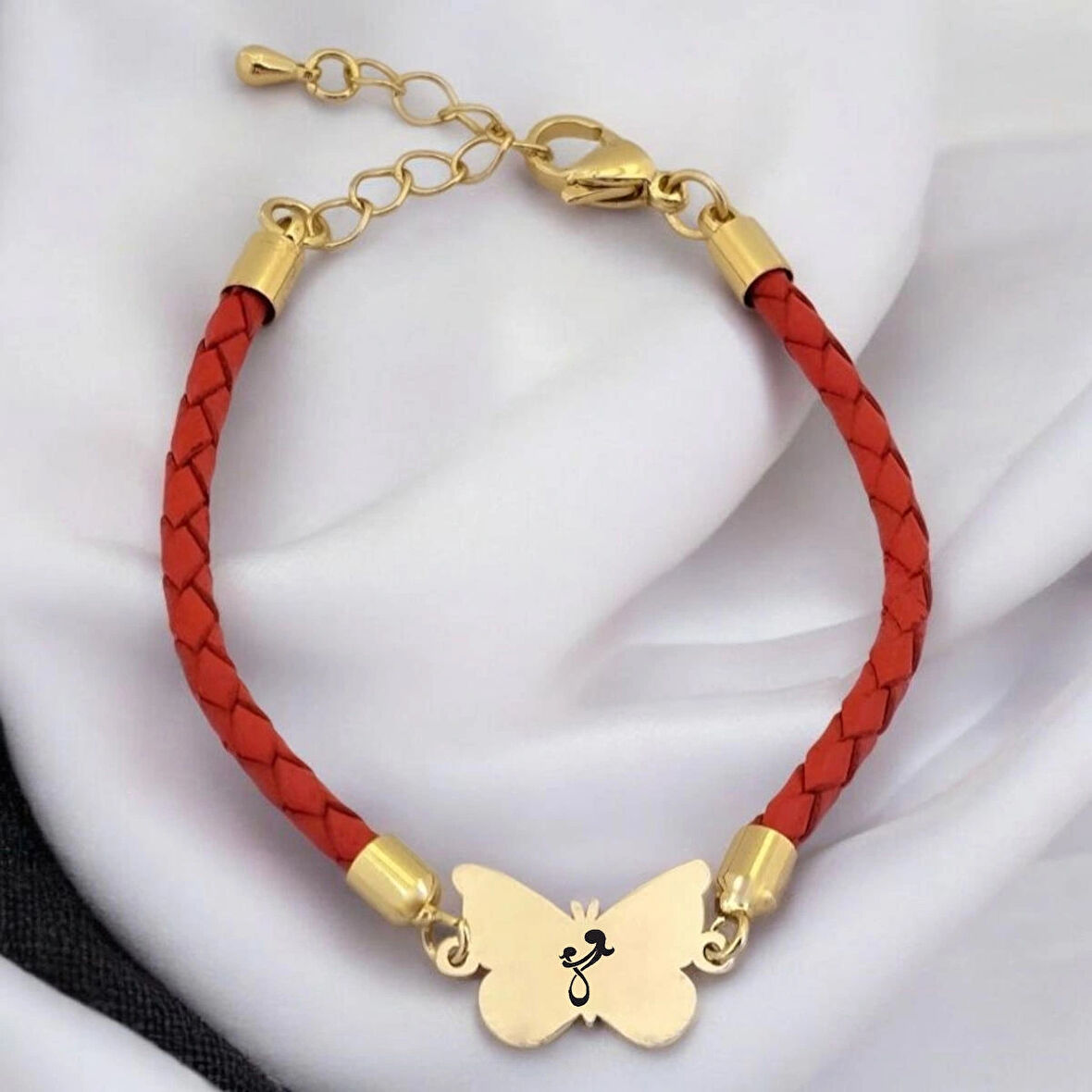 Anne Sevgisi Temalı 14 Ayar Altın Plakalı Turuncu Derili Kelebek Motifli Hediye Bileklik-502sembol