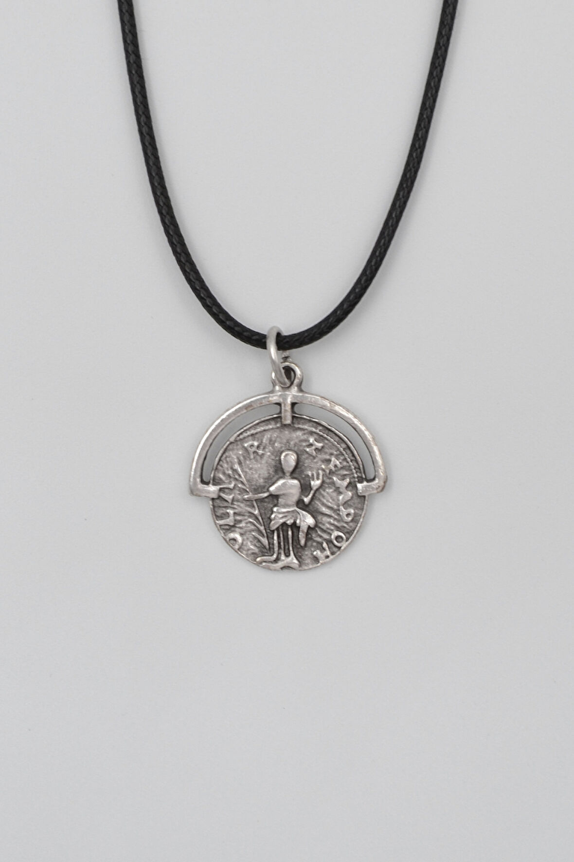 Bohem Roma Dönemi Sikke Siyah Deri İp Kolye - Antik Gümüş Kaplama - Kadın Erkek - 60 cm