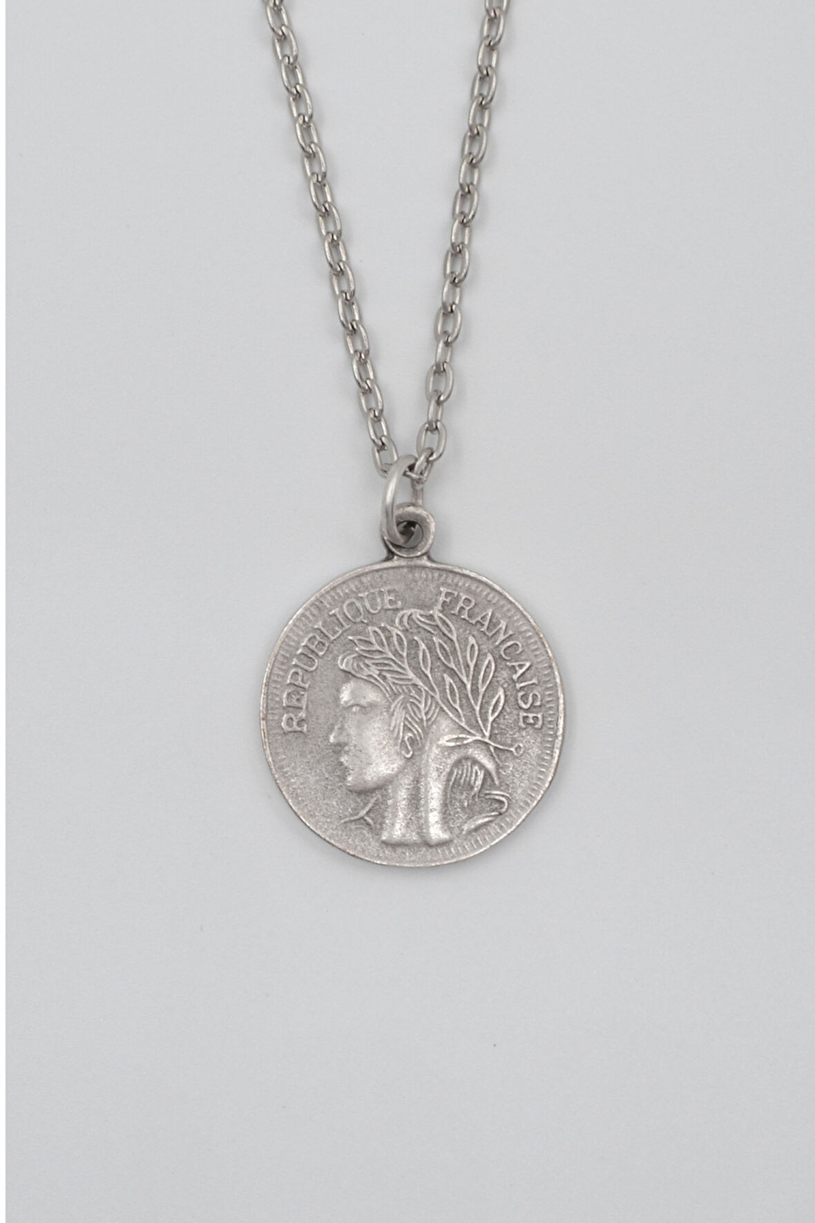 Francesca - Zambak Çiçeği Madalyon Düz Ezme Zincir Kolye - Antik Gümüş Kaplama - Kadın Erkek - 60 cm