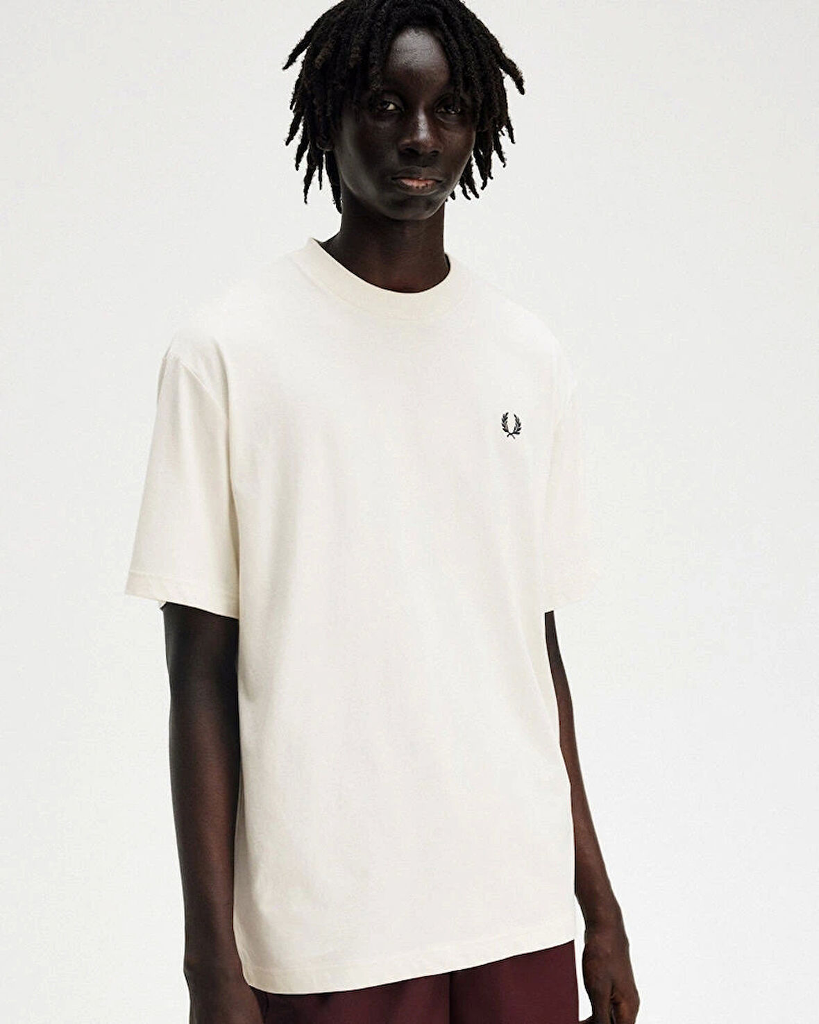 Fred Perry Erkek Ekru Logo Detaylı T-shirt