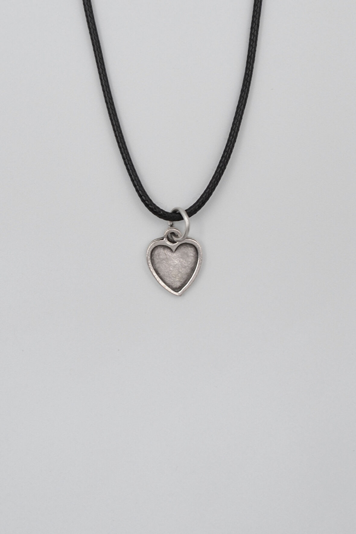 Minimalist Kalp Siyah Deri İp Kolye - Antik Gümüş Kaplama - Kadın Erkek - 60 cm