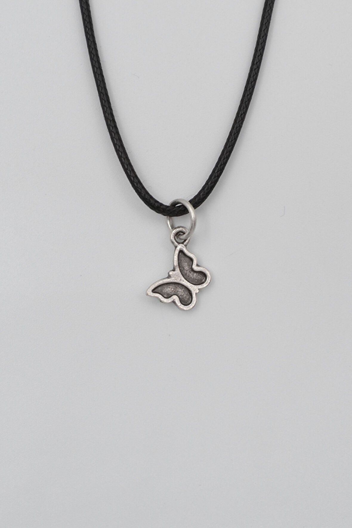 Minimalist Kelebek Siyah Deri İp Kolye - Antik Gümüş Kaplama - Kadın Erkek - 60 cm