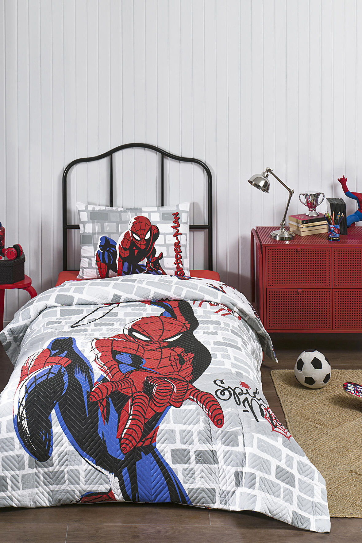 Özdilek Spiderman Super Hero Tek Kişilik Disney Lisanslı Lastikli Fitted Çarşaf Kapitone Çocuk Nevresim Takımı