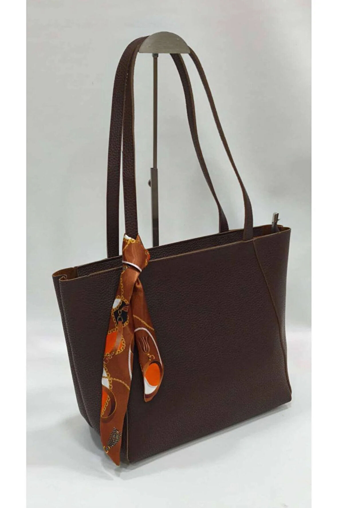 Büyük Boy Fular Detaylı Kadın Omuz Çantası