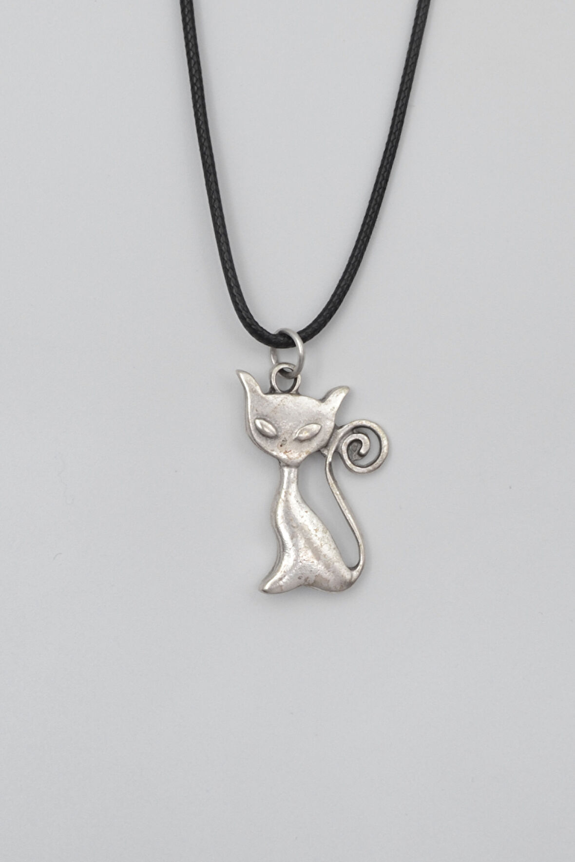 Mistik Kedi Siyah Deri İp Kolye - Antik Gümüş Kaplama - Kadın Erkek - 60 cm