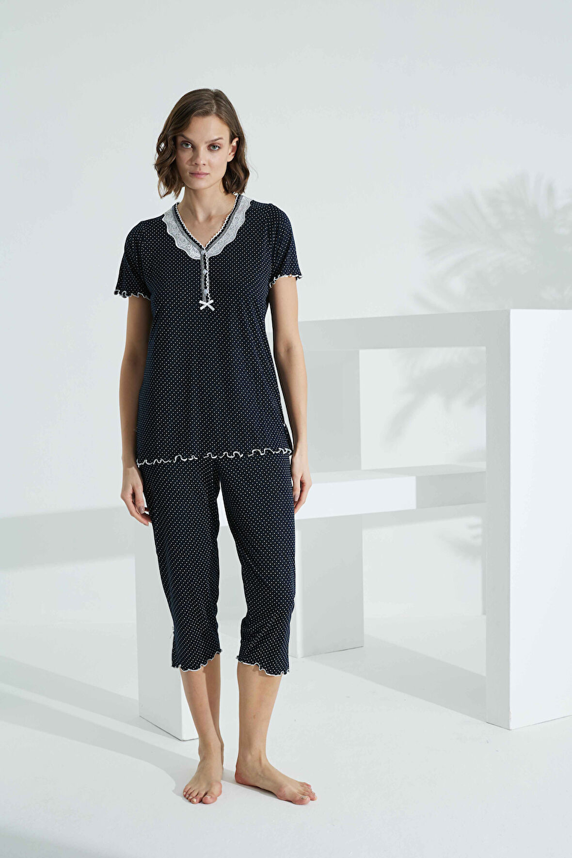 Angelique Bambu Kumaş Kısa Kol Dantel Detaylı Kadın Kapri Takım 22261