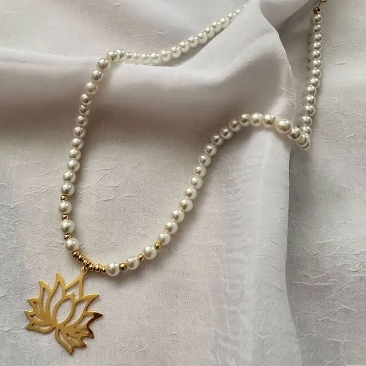 Uretti - Ayşe 5609 -  8746 Lotus Çiçeği Uçlu Cam İnci Tasarım Kolye