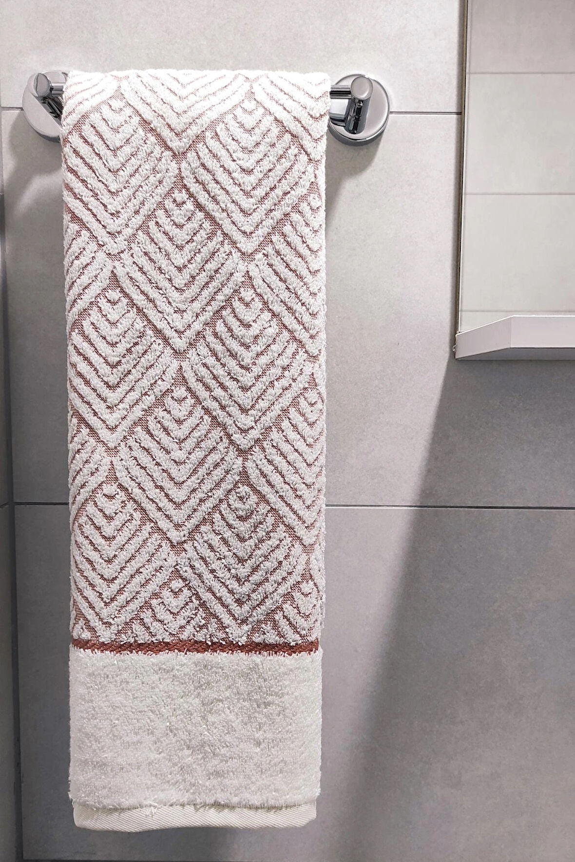 Geometrik Desenli Zemini Renkli Bambu El Havlusu - 50x90 cm - Kiremit