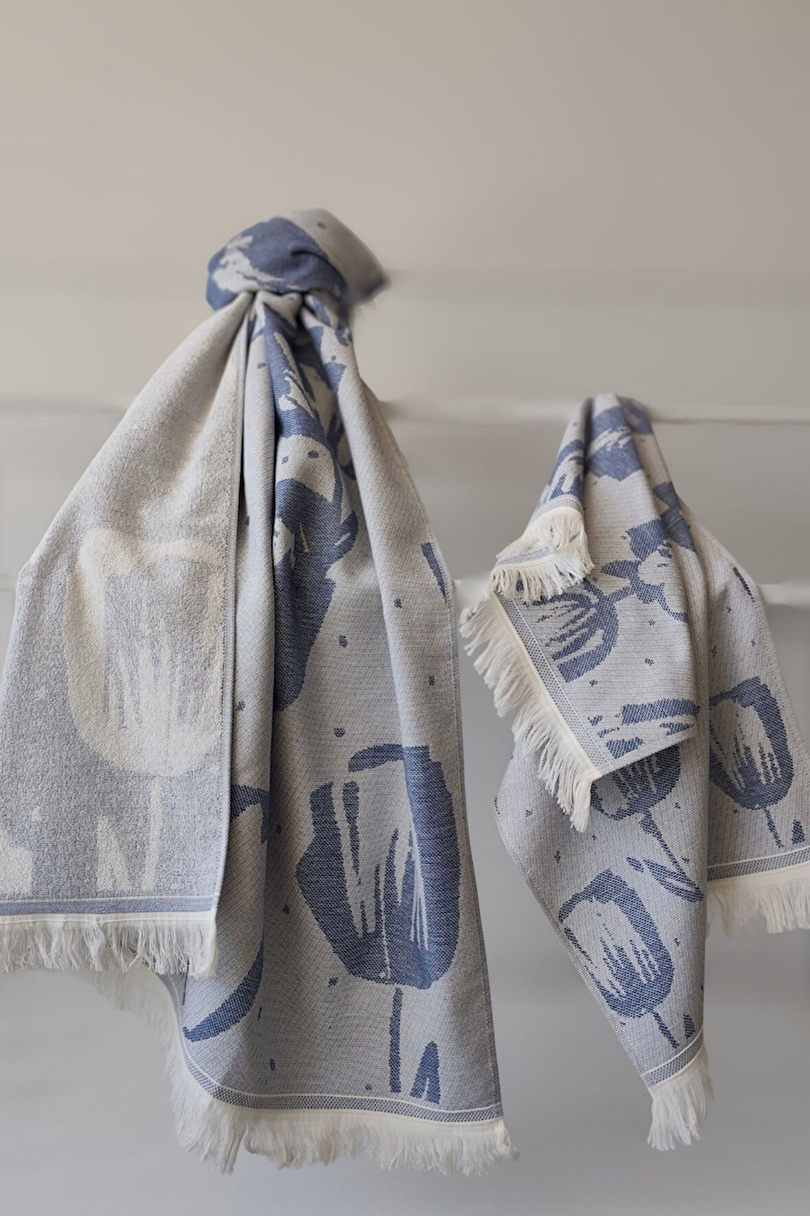 Sevim %100 Pamuk Saçaklı Jakarlı Lale Desenli Peştemal ve Peşkir Takımı-İndigo