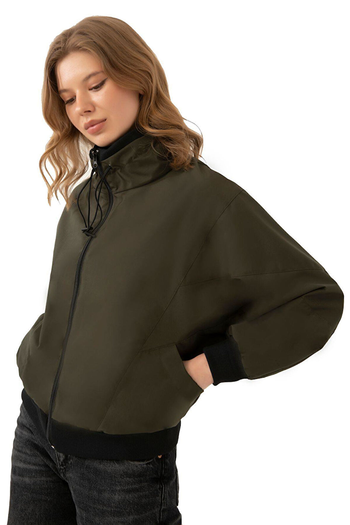 Kadın Dik Yaka Su ve Rüzgar Geçirmez Oversize Crop Mevsimlik Yağmurluk Rüzgarlık