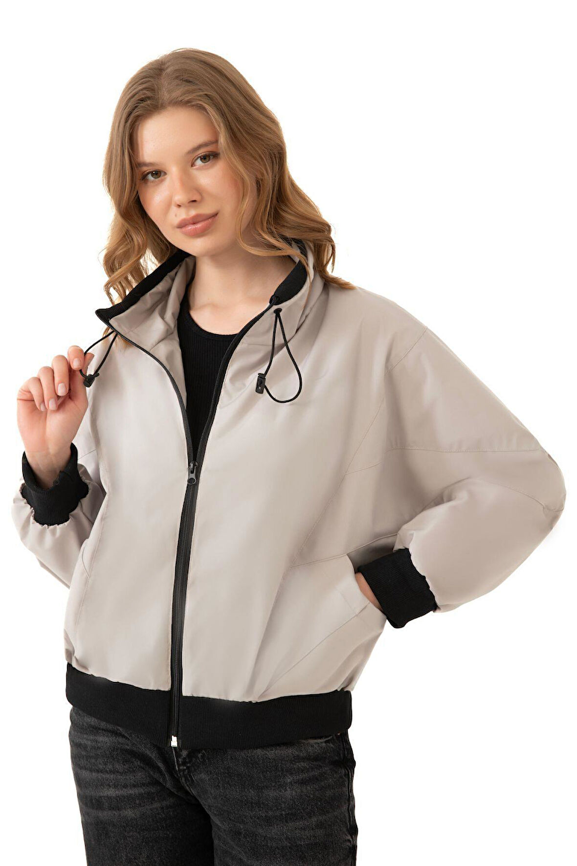 Kadın Dik Yaka Su ve Rüzgar Geçirmez Oversize Crop Mevsimlik Yağmurluk Rüzgarlık