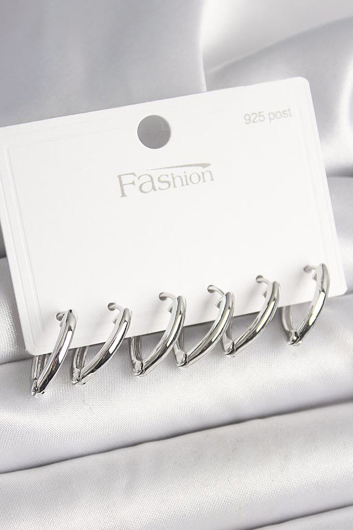 925 Ayar Gümüş Çivi Pirinç Gümüş Renk Üçgen Model Kadın Küpe Seti - BKP10414 (944944)