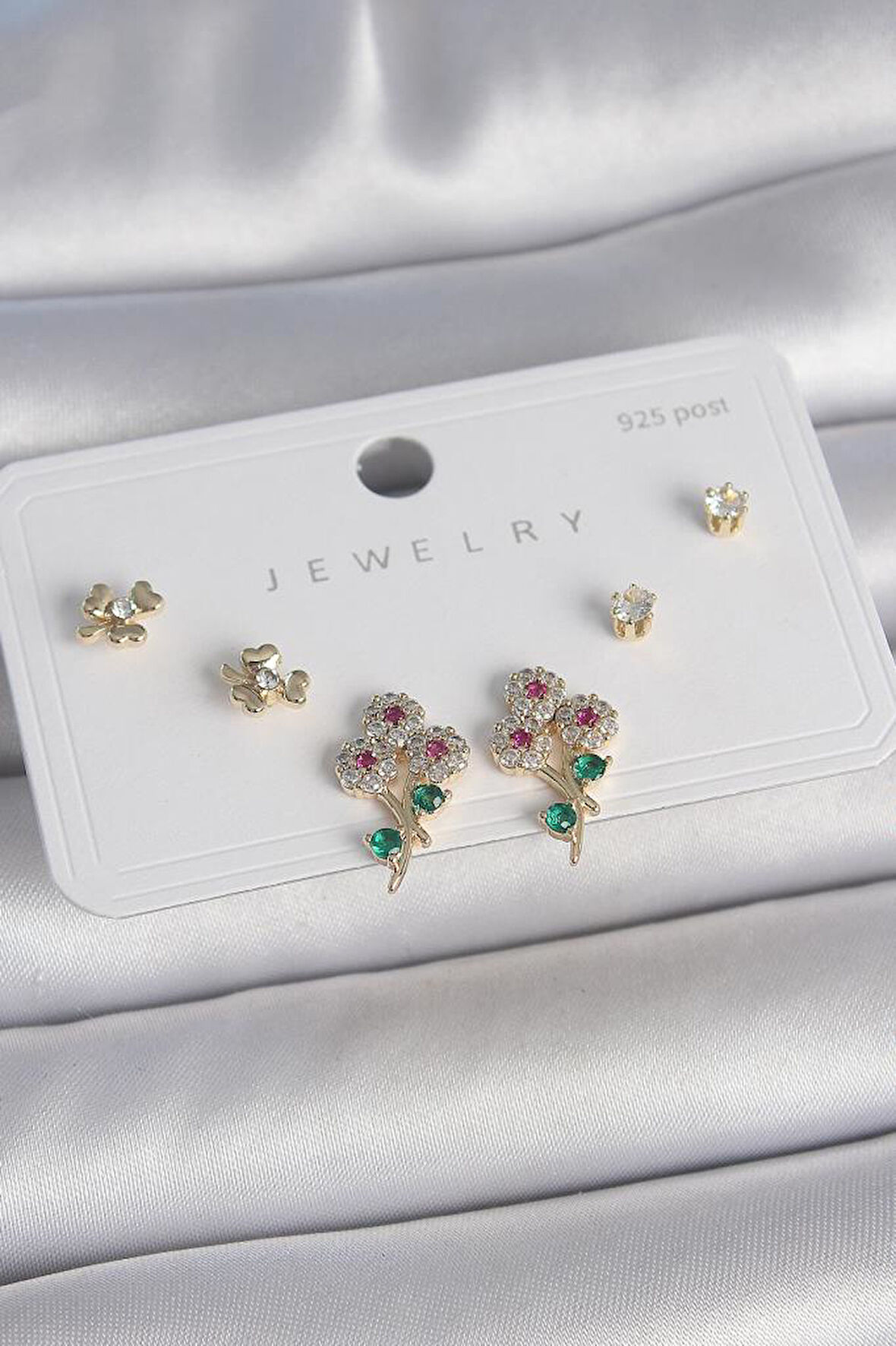 Pirinç Gold Renk Renkli Zirkon Taşlı Çiçek Model Yaprak Detay 925 Ayar Gümüş Çivi Kadın Küpe Seti - BKP10486 (944944)