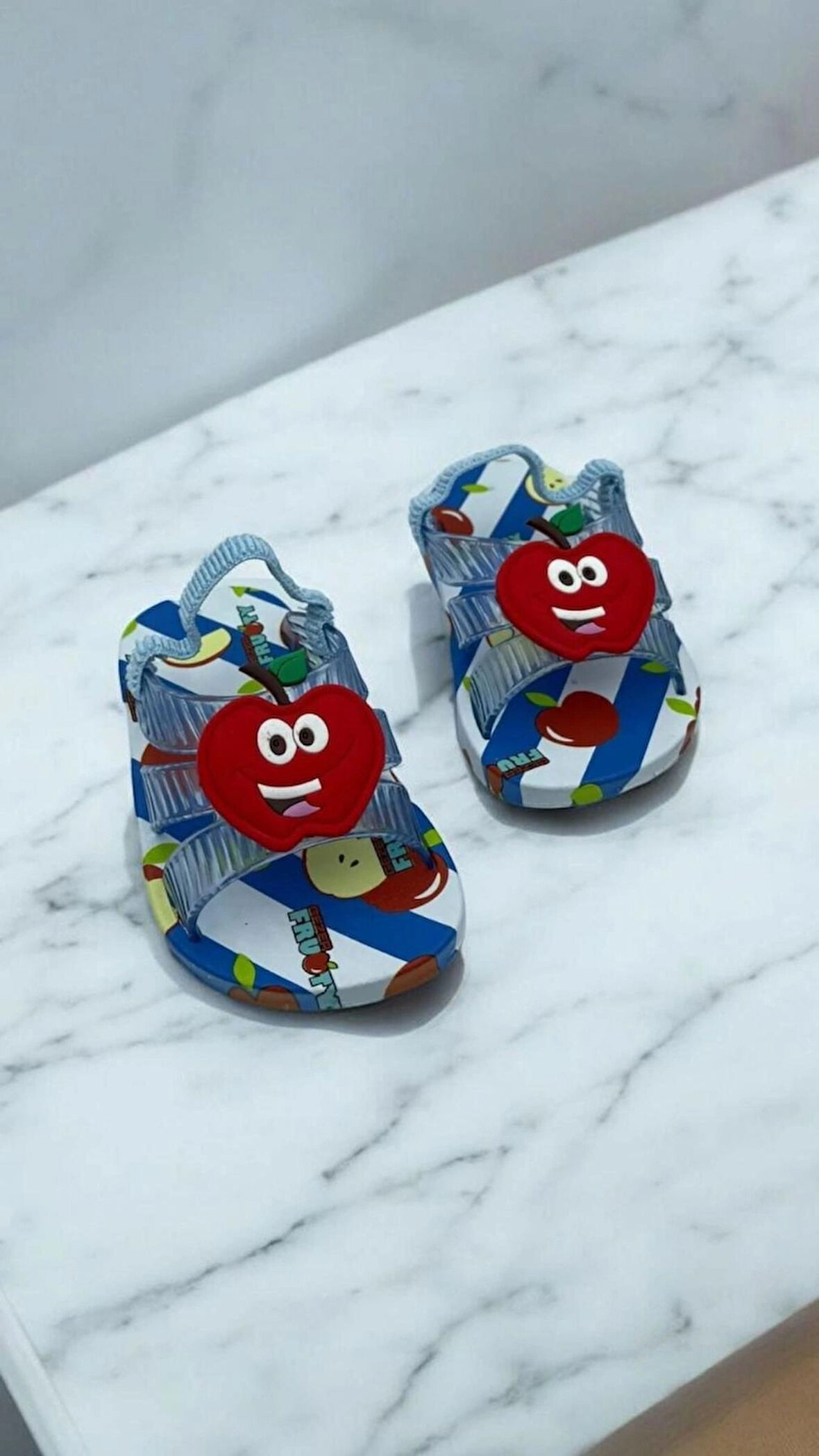 Elma Desenli Kız Bebek Sandalet Terlik