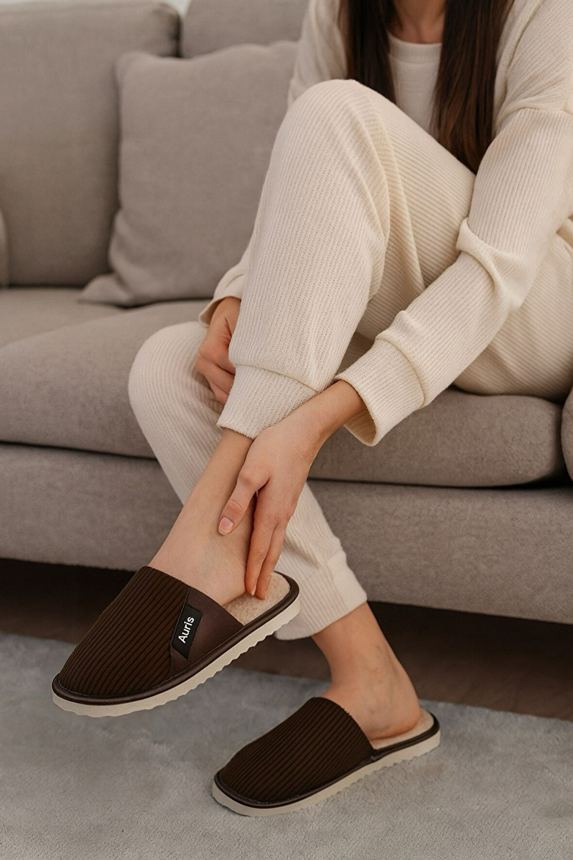 AR-060 Unisex Kadife Kumaş İçi Kürklü Kışlık Ev Terliği