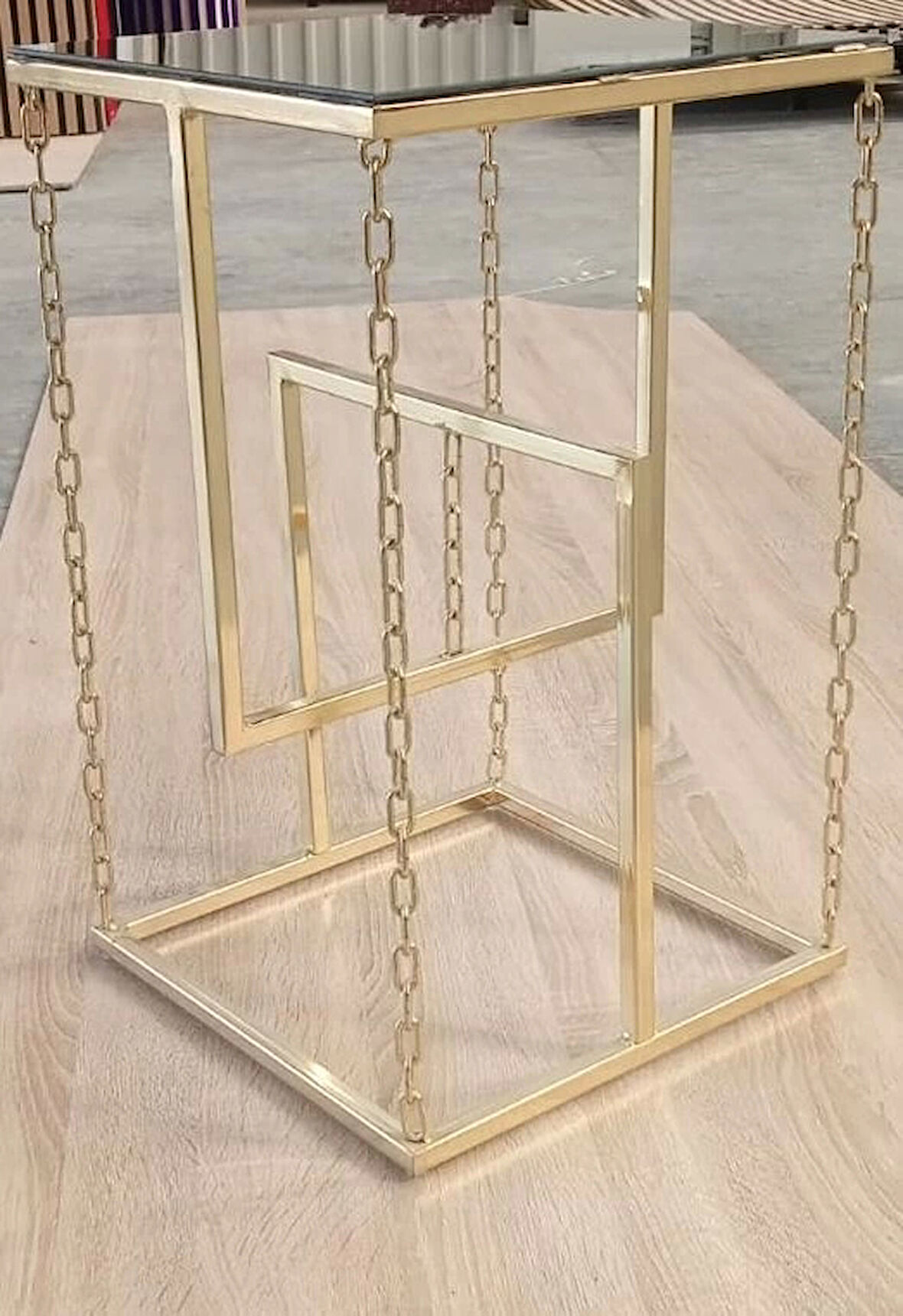 KARE SEHPA METAL AYAKLI