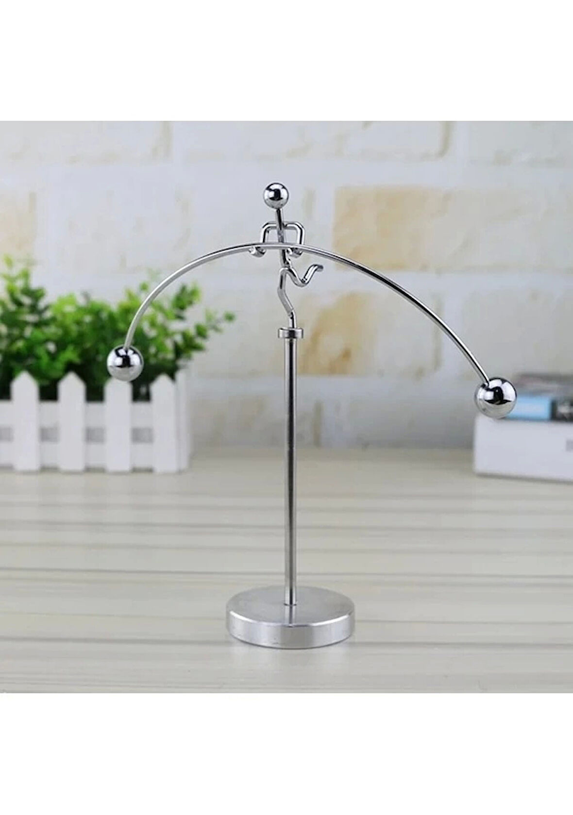 Tasarımlı Ve Eğlenceli Metal Oyuncak Figürü Newton Denge Adam