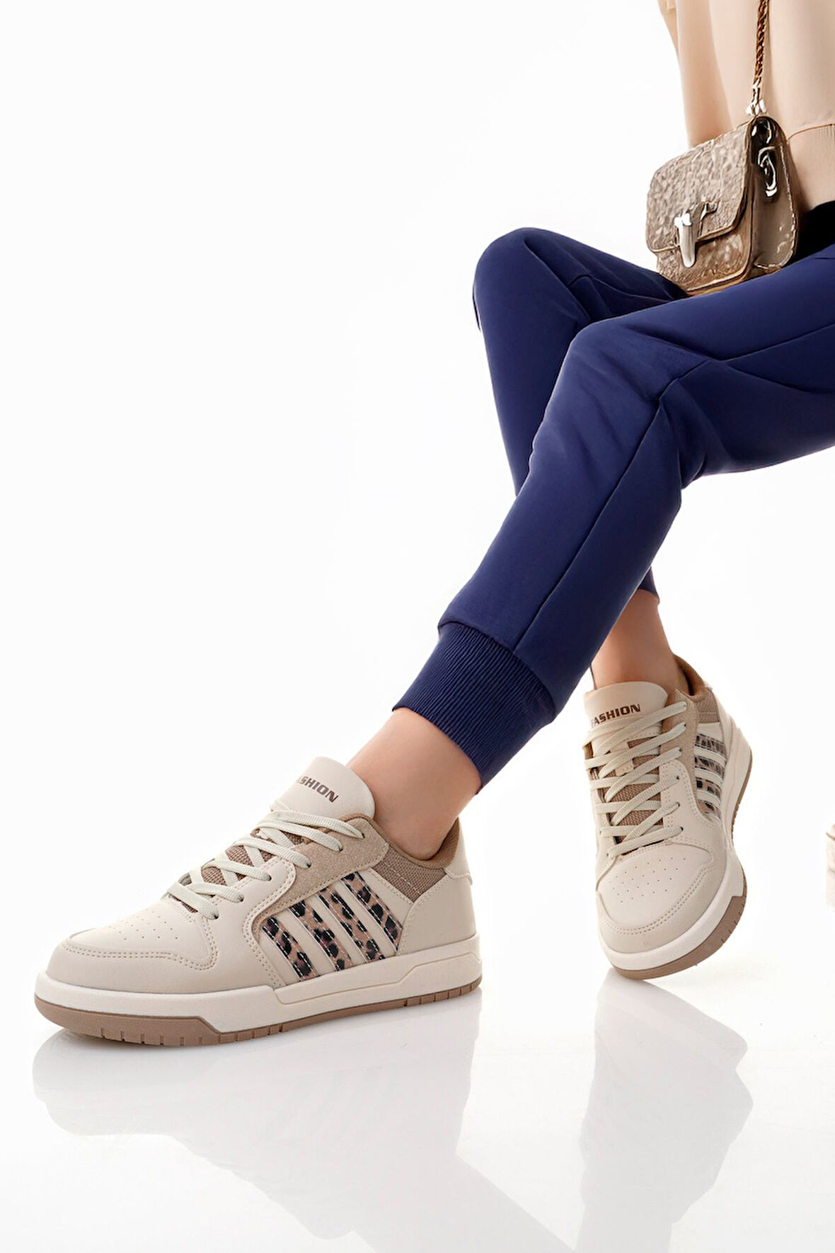 2200 Termo Taban Şeritli Bağcıklı Spor Ayakkabı