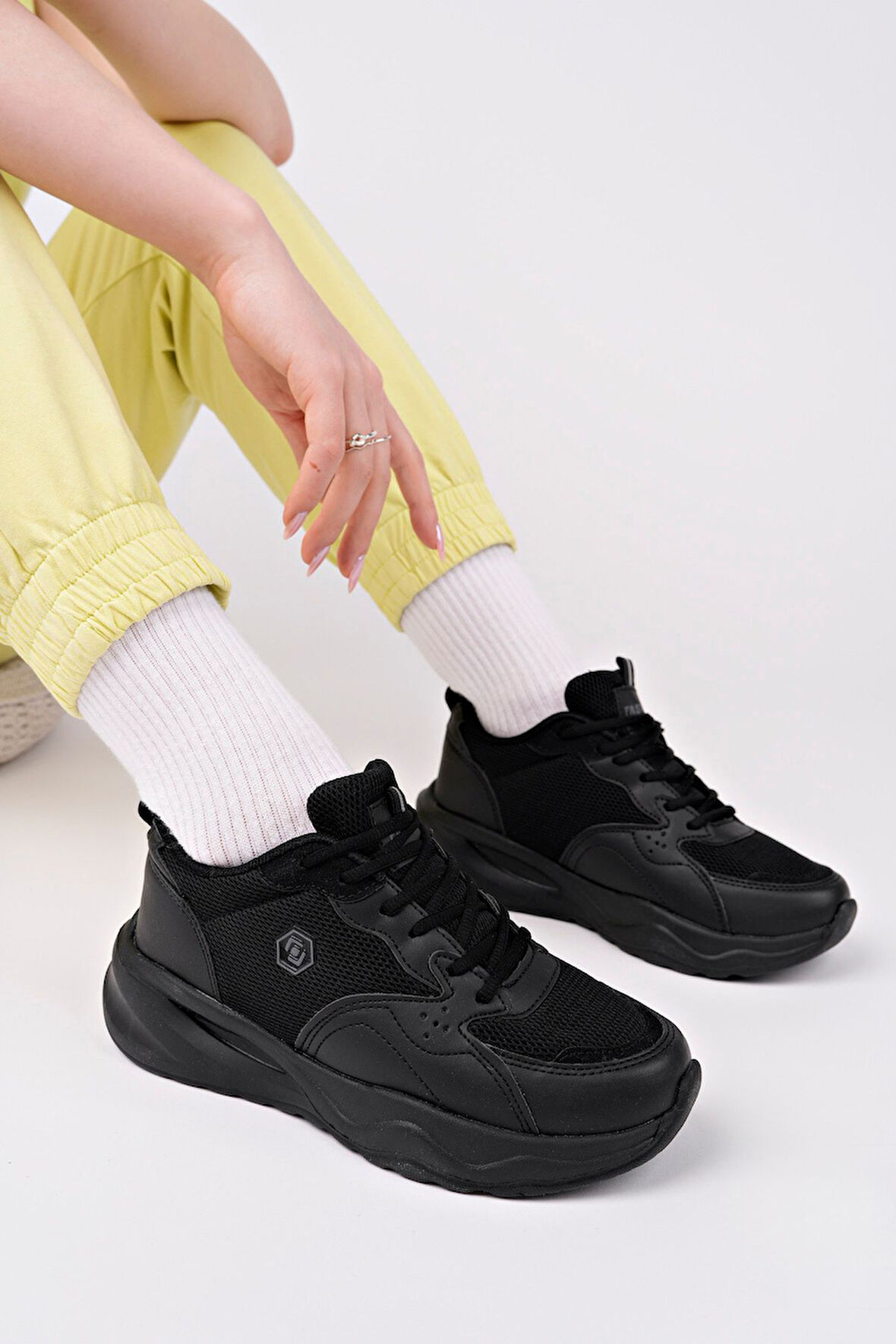 055 ORTOPEDİK SNEAKER AYAKKABI