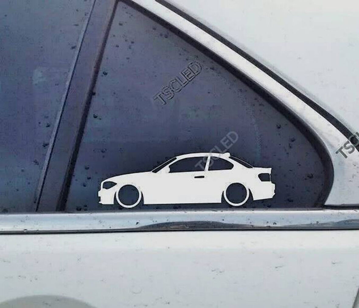 E82 Coupe 120i ,135i 125i 128i Kelebek Cam Araba oto Sticker 19 cm 2 Adet