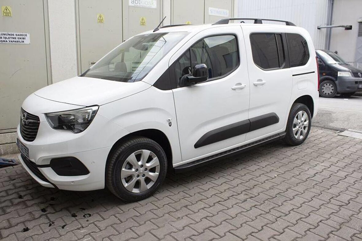 Opel Combo E Dot Line Yan Basamak Siyah 2019 ve Sonrası