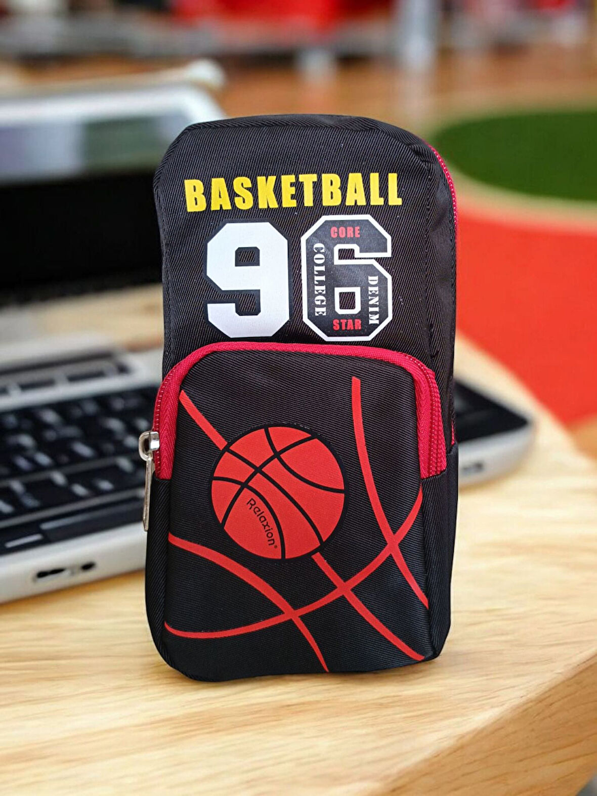 Relaxion Üç Gözlü Greyhound Basketball Kırmızı Kalem Çantası/Kalemlik (160)