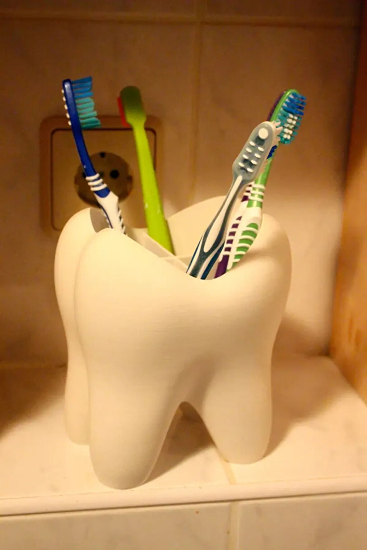 Diş Fırçası Tutucu - Şık ve Pratik Banyo Düzenleyici