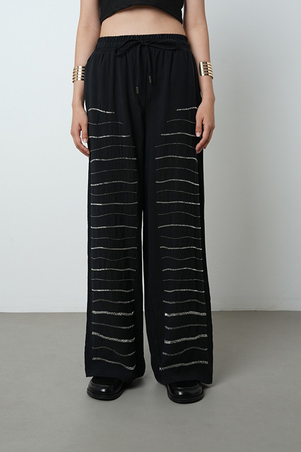 Kadın Yatay Şerit Taş İşlemeli Düz Renk Beli Lastikli Bol Paça Pantolon
