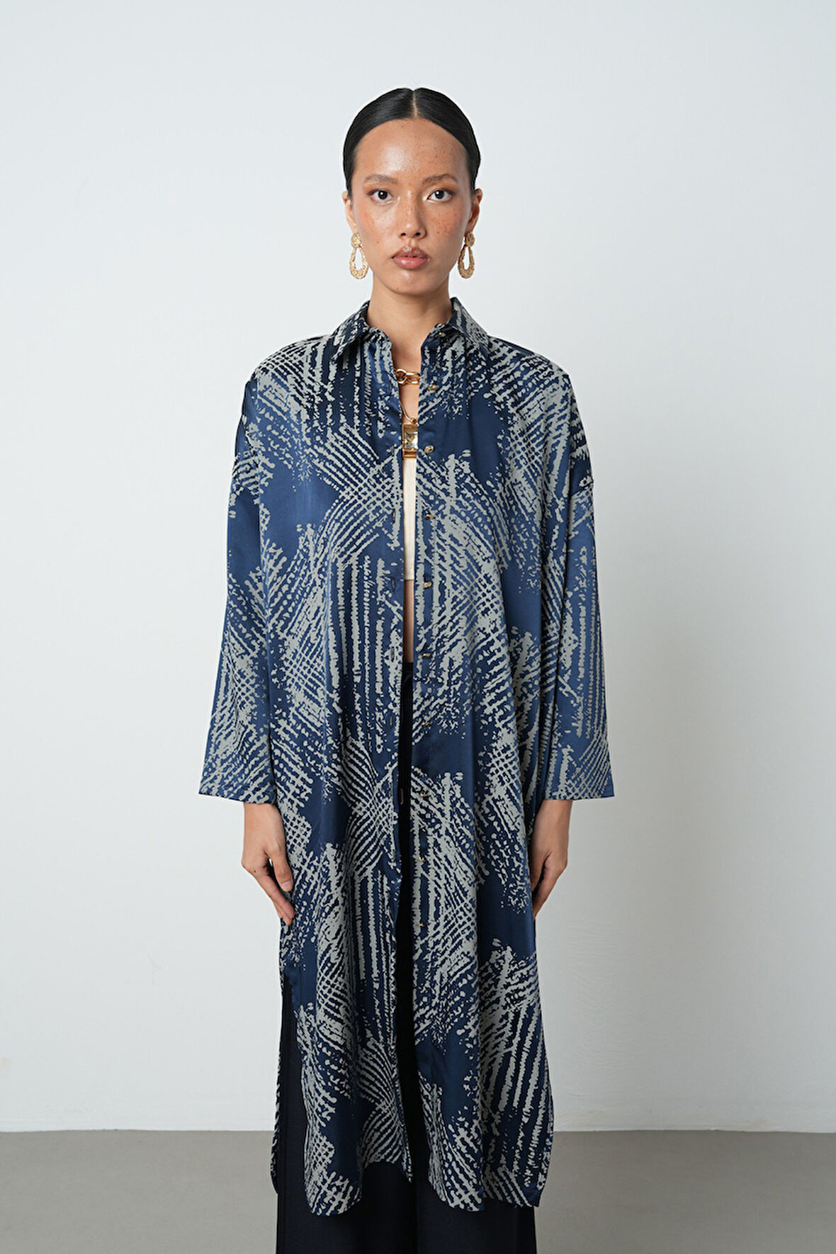 Kadın Lacivert Renk Desenli Uzun Tunik Tesettür Gömlek - Elbise