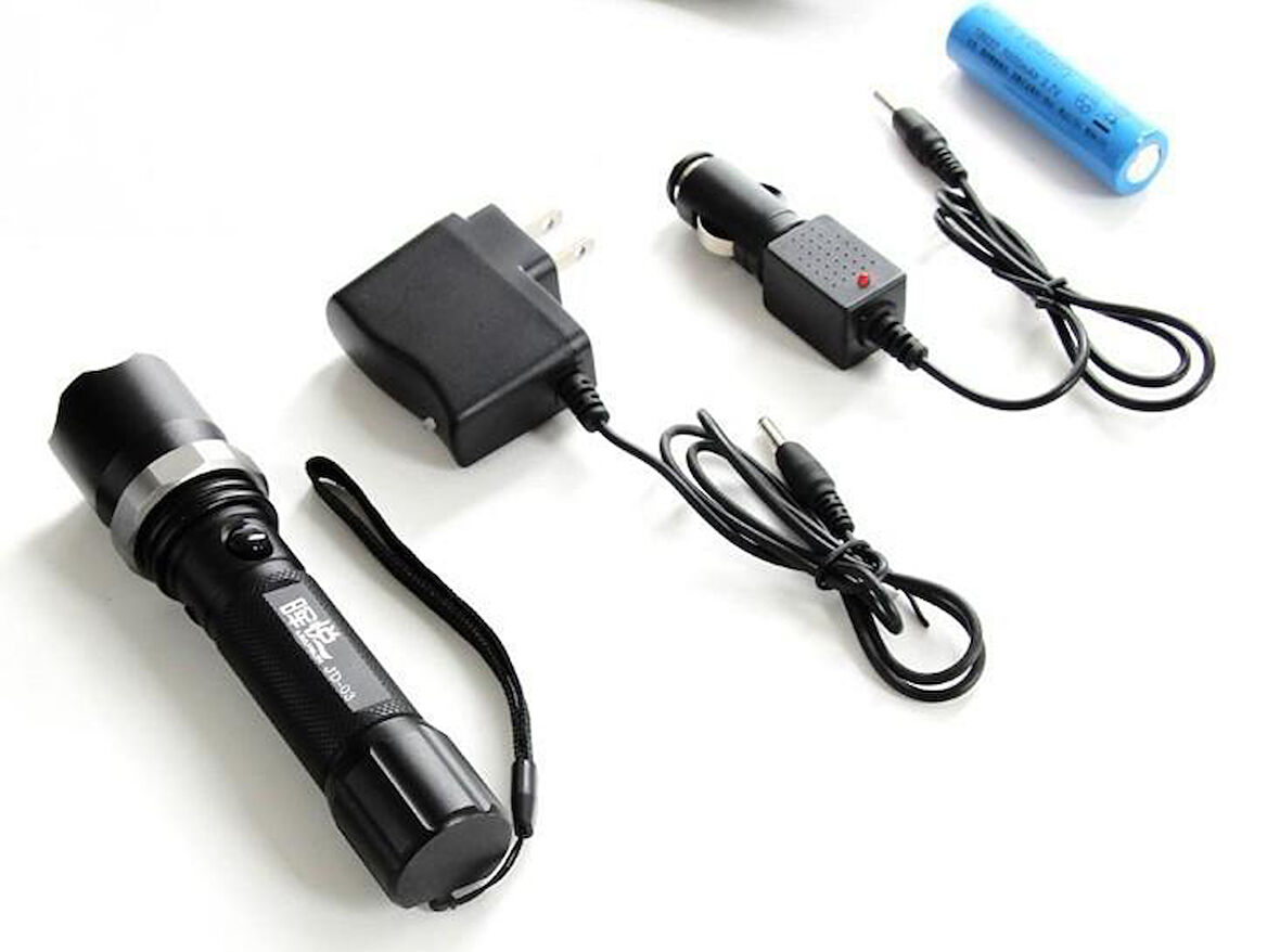 Polis El Feneri: Zoomlu + Sellektörlü + Şarjlı El Feneri (500 metre) (5250)