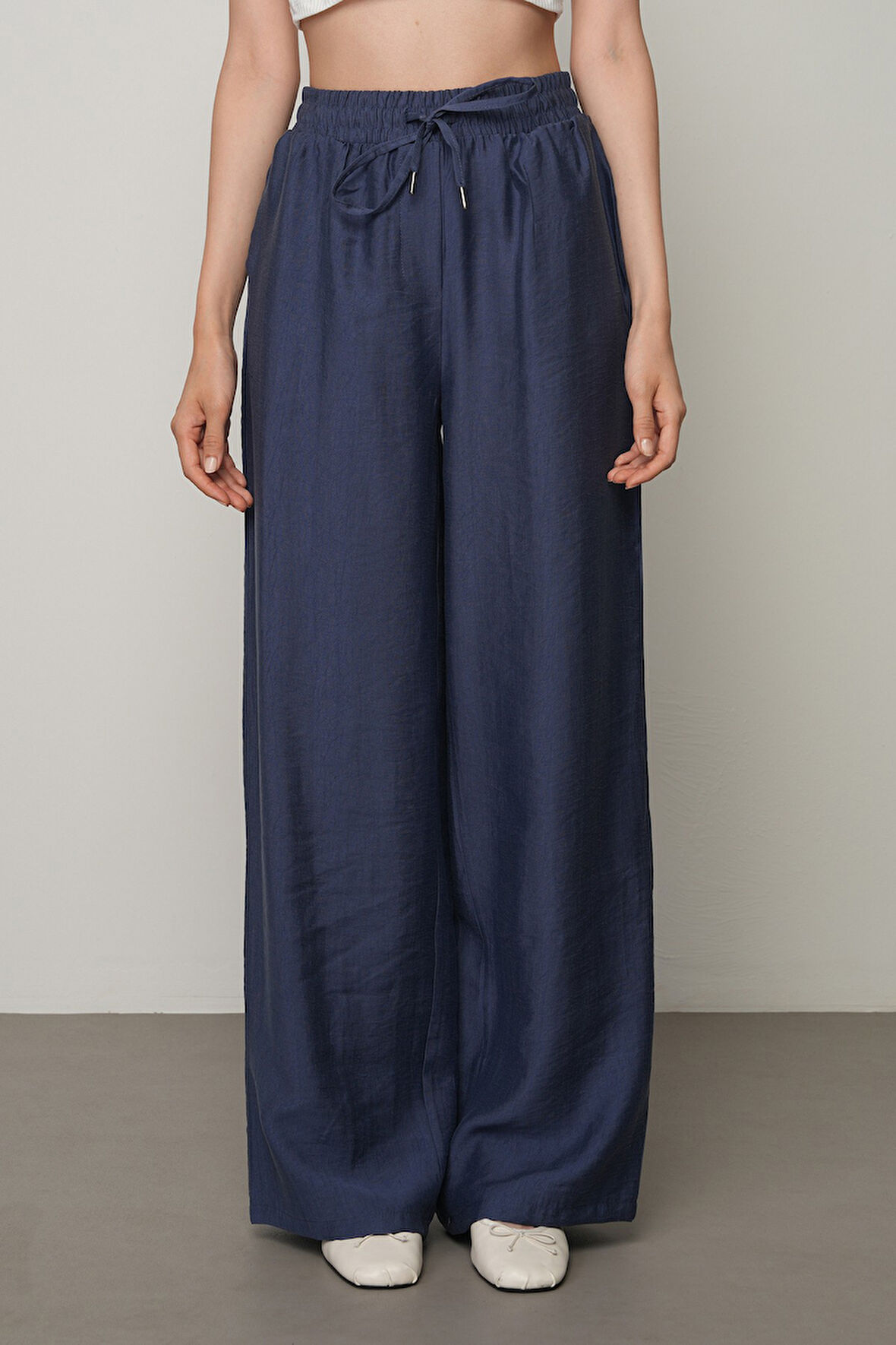 Kadın Düz Renk Beli Lastikli Bol Paça Pantolon