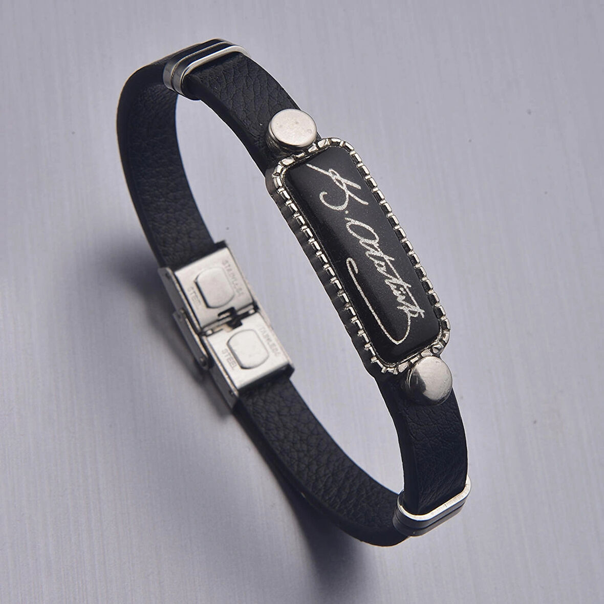 Kemal Atatürk İmzalı Erkek Deri Siyah Bileklik Takı Aksesuar